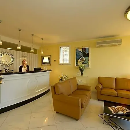 Atlantic Apartahotel 4*