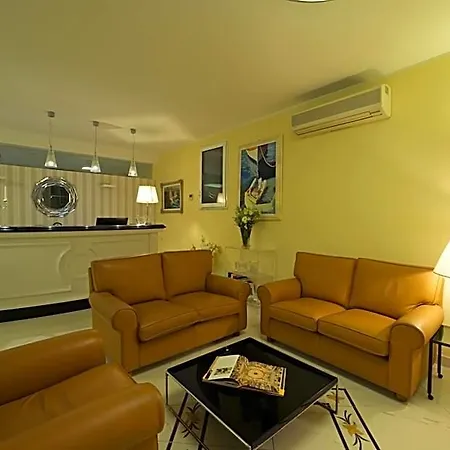 Atlantic Apartahotel 4*