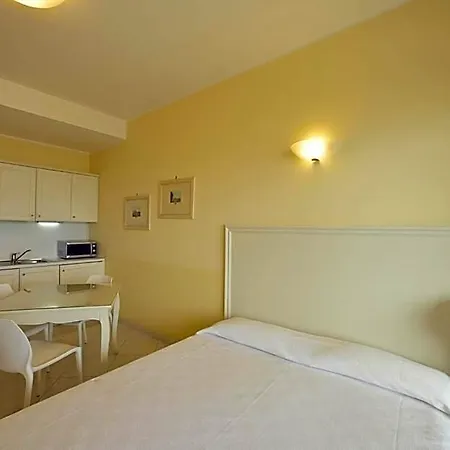 Atlantic Apartahotel 4*